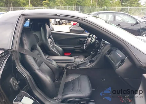 2003 Chevrolet Corvette z USA, uszkodzony, nr VIN 1G1YY22G935124737